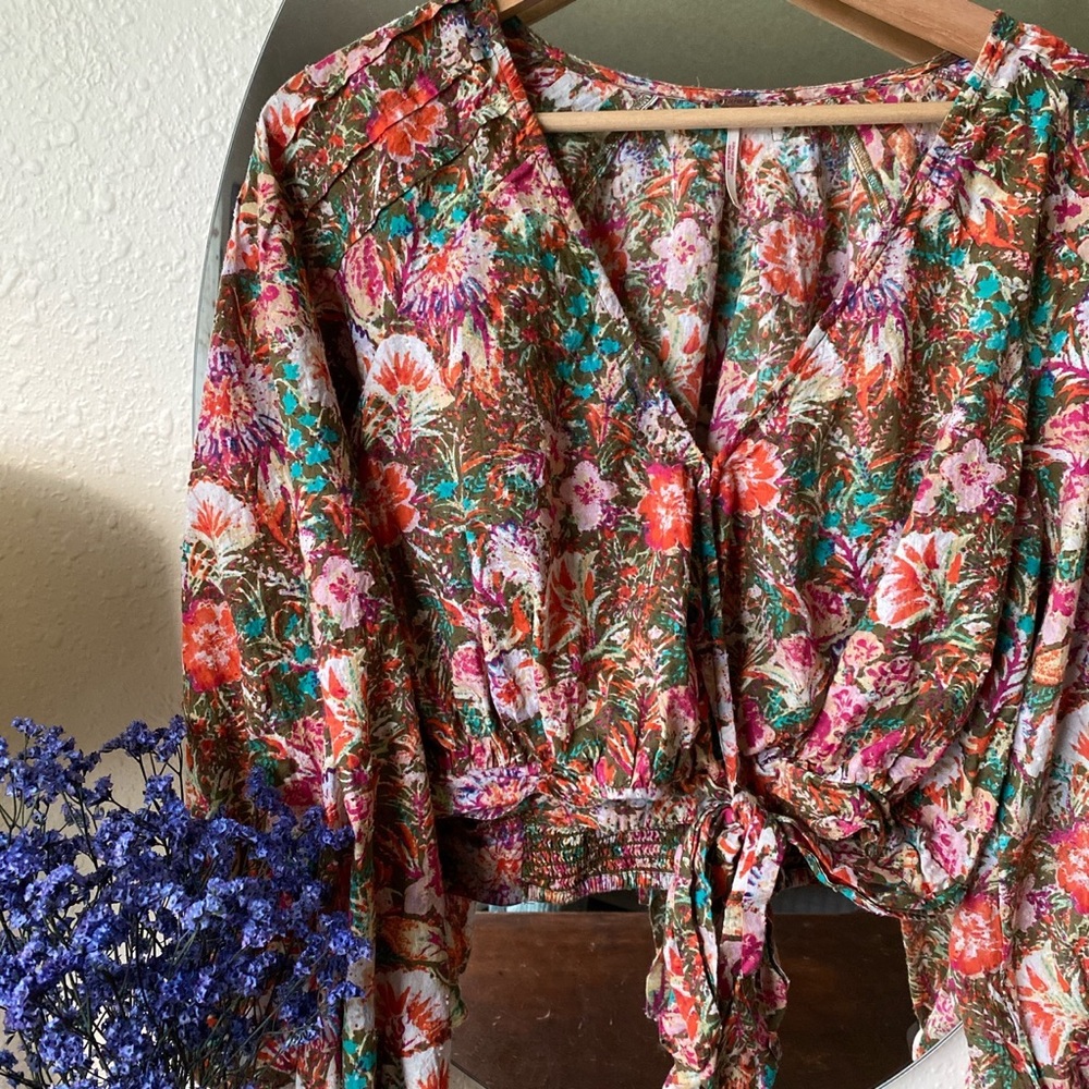 Free People floral wrap top size small